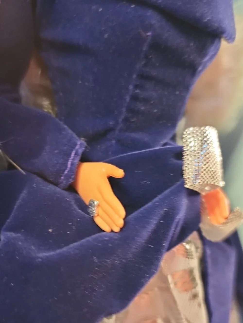 Avon Exclusive Winter Velvet Barbie Doll - Picture 4 of 8
